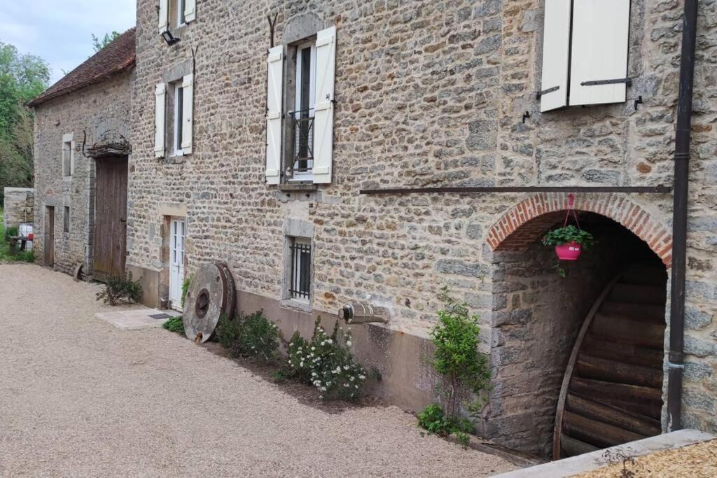 Gite Dans Ancien Moulin Sainte-Helene  Экстерьер фото